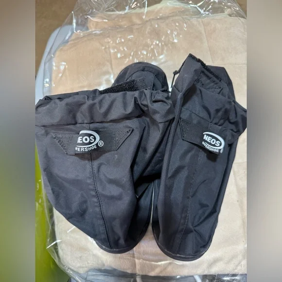 Villager Black Waterproof Shoe Covers - Picture 5 of 6